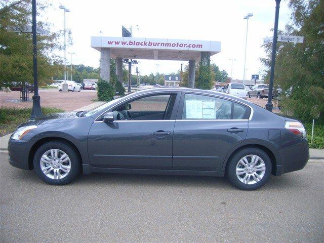 Nissan Altima Unknown Sedan