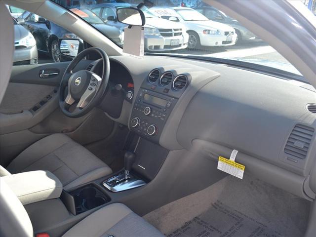 Nissan Altima 2012 photo 1