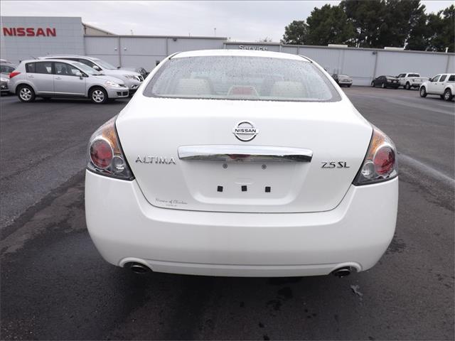 Nissan Altima 2012 photo 2