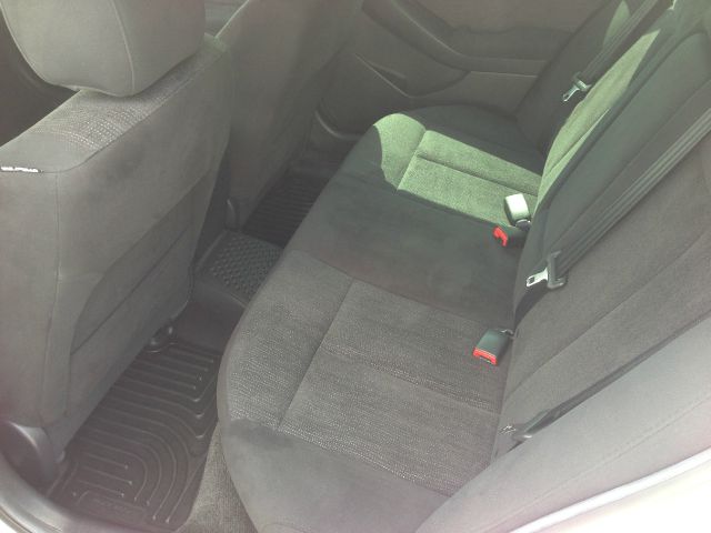 Nissan Altima Pickupslt Quad Cab SWB 4WD 4x4 Truck Sedan