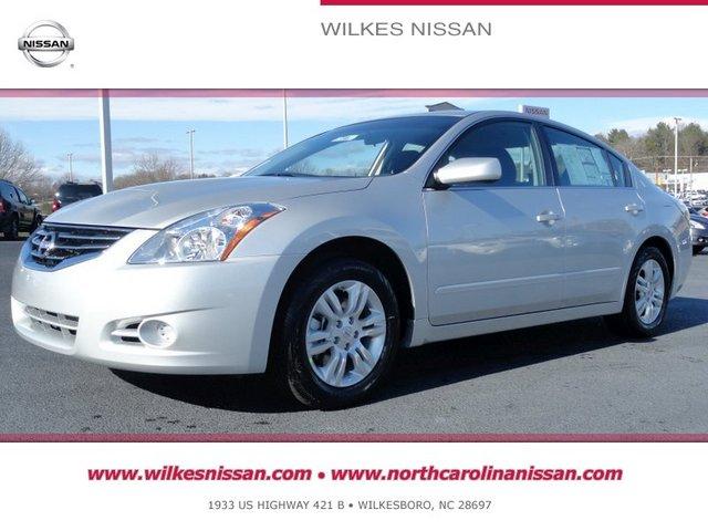 Nissan Altima Pickupslt Quad Cab SWB 4WD 4x4 Truck Sedan