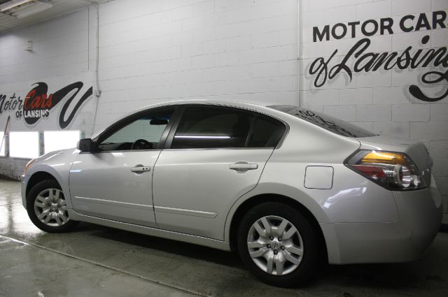 Nissan Altima 2012 photo 1