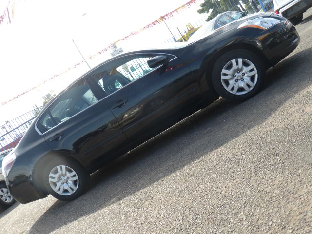 Nissan Altima 2012 photo 2