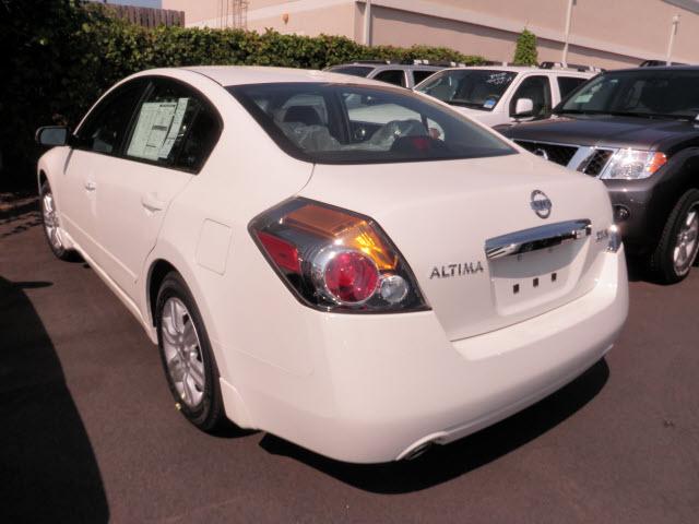 Nissan Altima 2012 photo 1