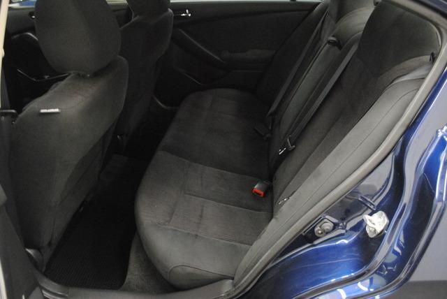 Nissan Altima 2012 photo 13