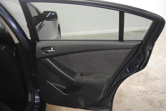 Nissan Altima 2012 photo 9