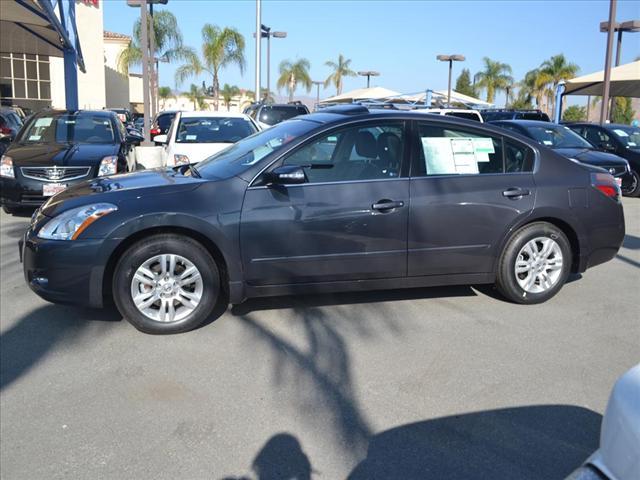 Nissan Altima 2012 photo 2
