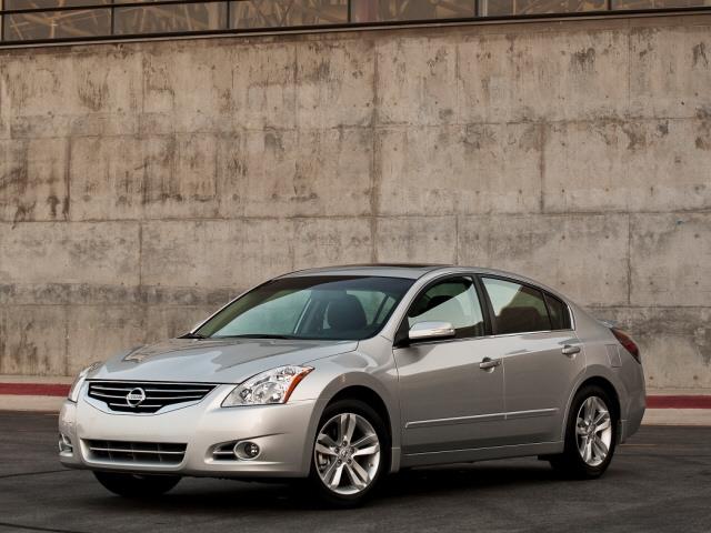Nissan Altima 2012 photo 2