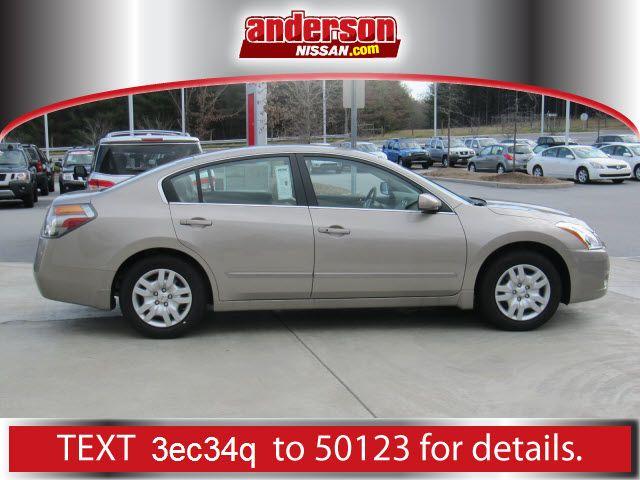 Nissan Altima 2012 photo 2