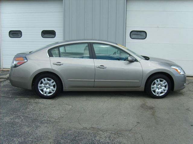 Nissan Altima Pickupslt Quad Cab SWB 4WD 4x4 Truck Sedan