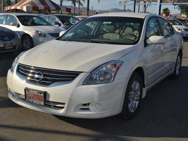 Nissan Altima 2012 photo 1