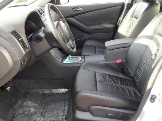 Nissan Altima 2012 photo 2