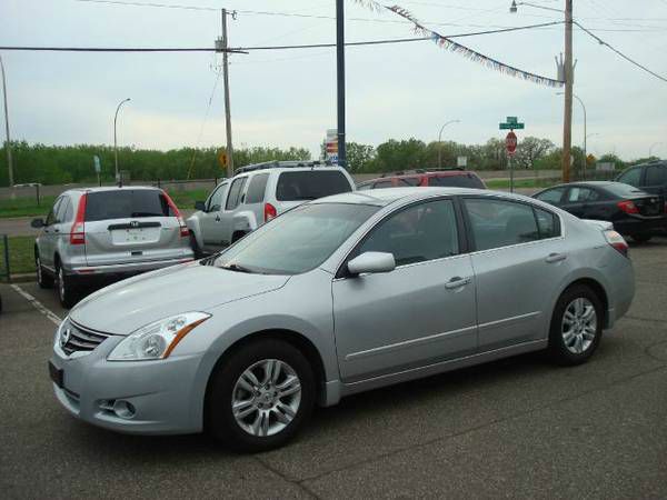 Nissan Altima Pickupslt Quad Cab SWB 4WD 4x4 Truck Sedan