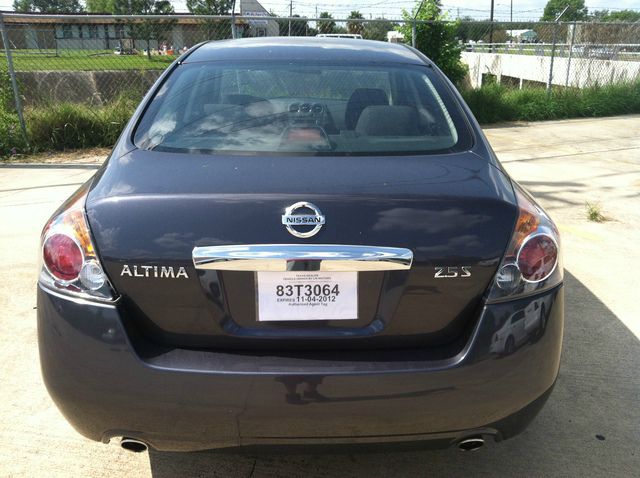 Nissan Altima Pickupslt Quad Cab SWB 4WD 4x4 Truck Sedan