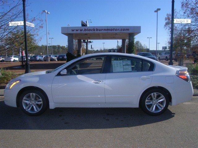 Nissan Altima 4WD Reg Cab 133 Sedan