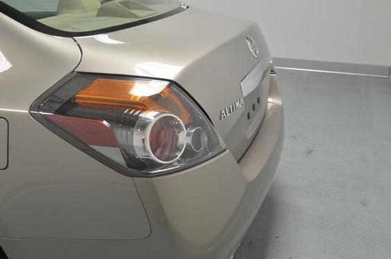 Nissan Altima 2012 photo 13