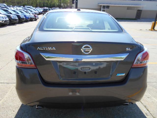 Nissan Altima 2013 photo 17