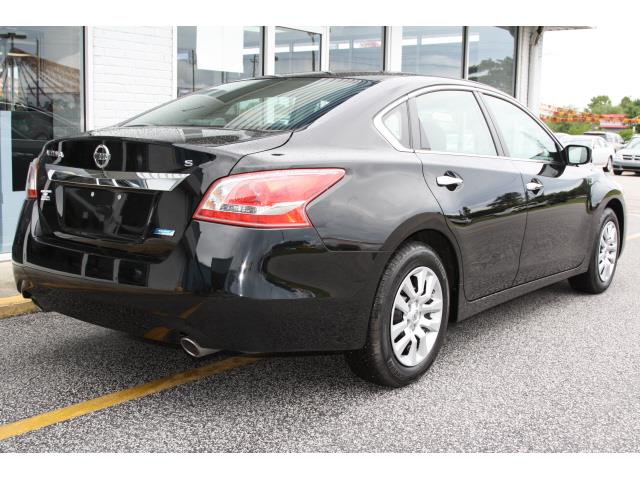 Nissan Altima 2013 photo 4