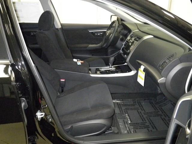 Nissan Altima 2013 photo 35