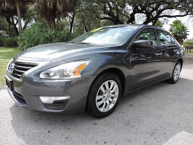 Nissan Altima 2013 photo 1