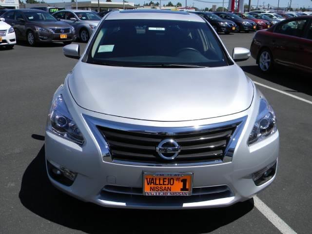 Nissan Altima 2013 photo 1