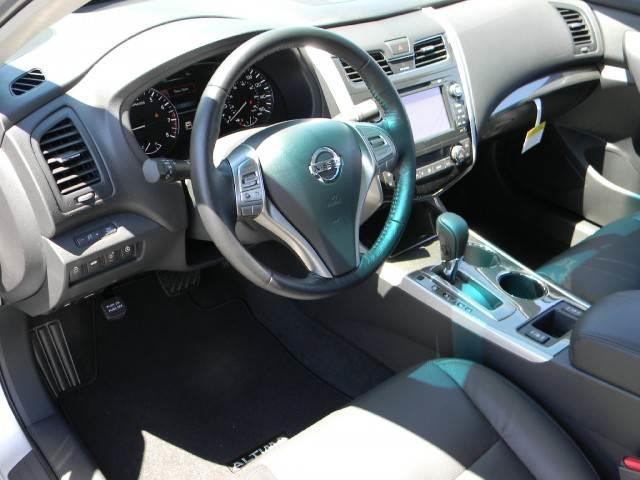 Nissan Altima 2013 photo 2