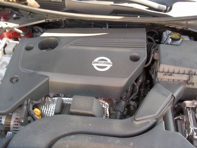 Nissan Altima 2013 photo 2