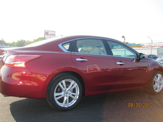 Nissan Altima 2013 photo 4