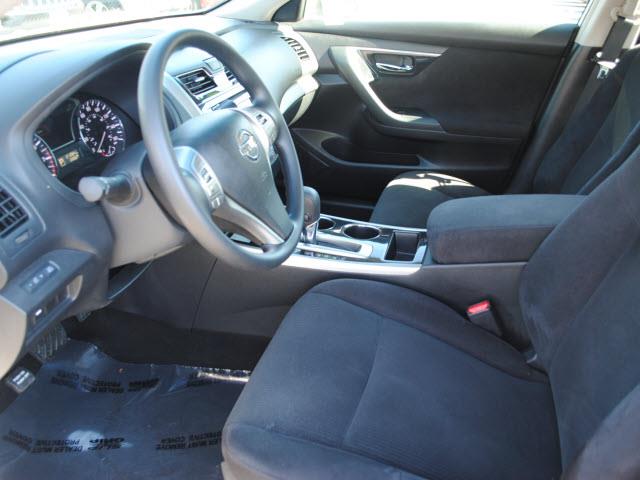 Nissan Altima 2013 photo 2