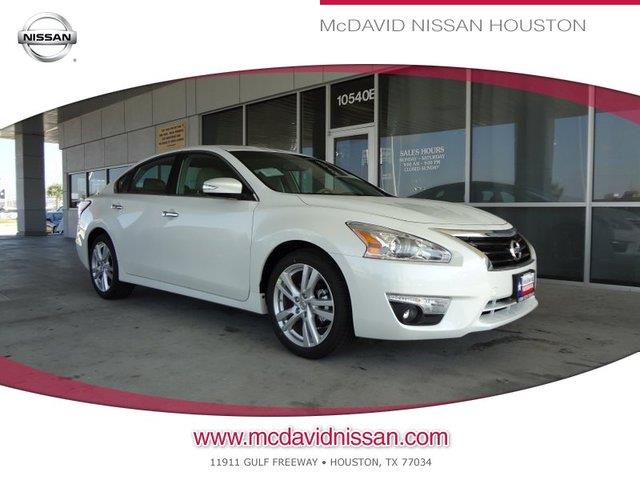 Nissan Altima ST Pickup 4D 5 1/2 Ft Sedan