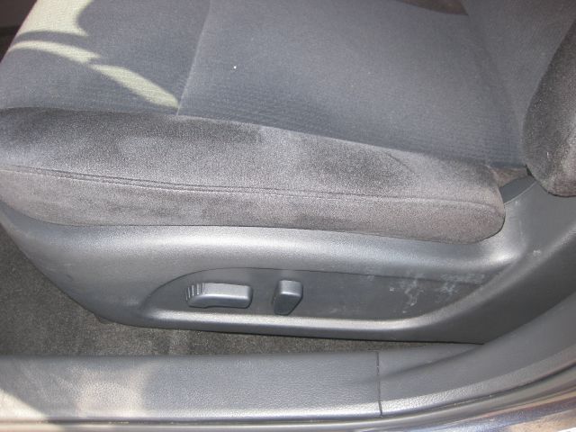 Nissan Altima Pickupslt Quad Cab SWB 4WD 4x4 Truck Sedan