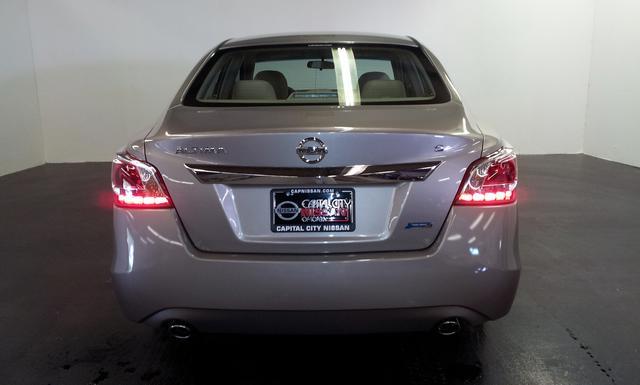 Nissan Altima 2013 photo 4