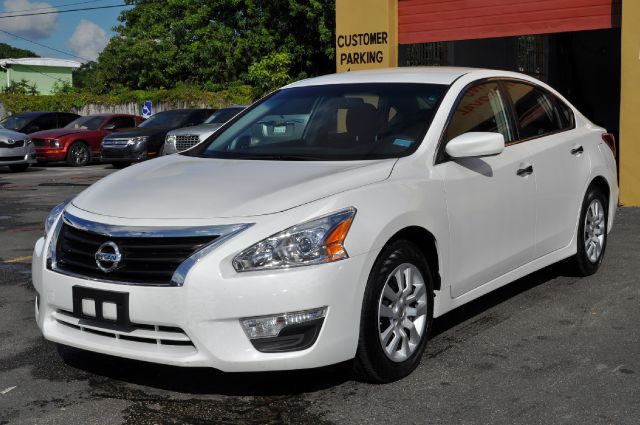 Nissan Altima 2013 photo 2