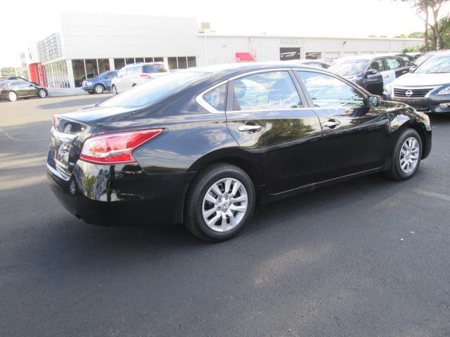 Nissan Altima SLT Quad Cab 2WD Sedan