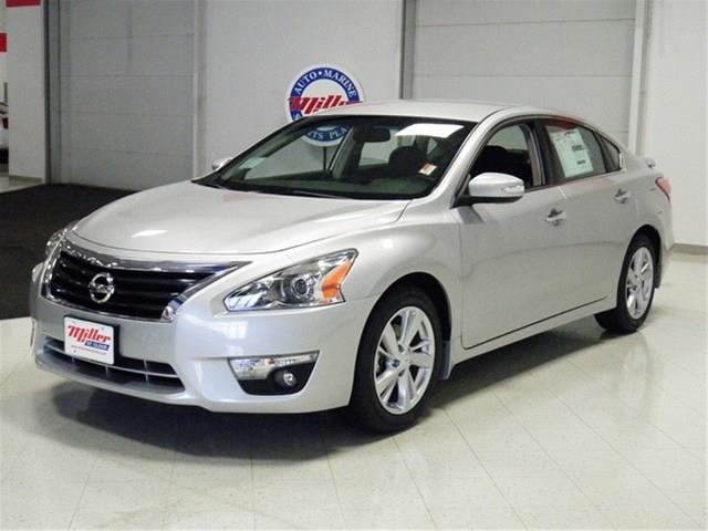 Nissan Altima 2013 photo 2