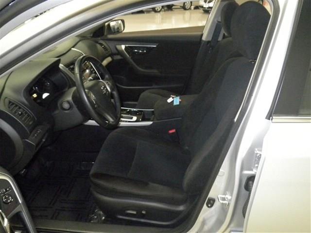 Nissan Altima 2013 photo 2