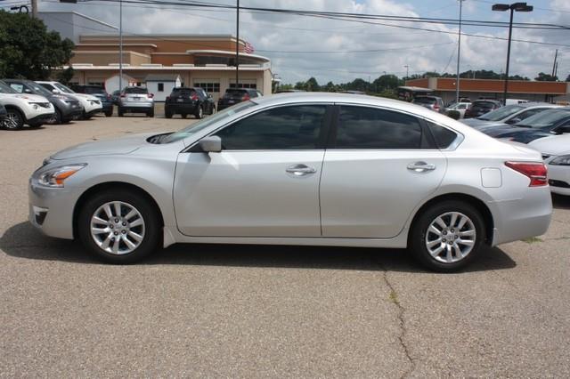 Nissan Altima 2013 photo 2