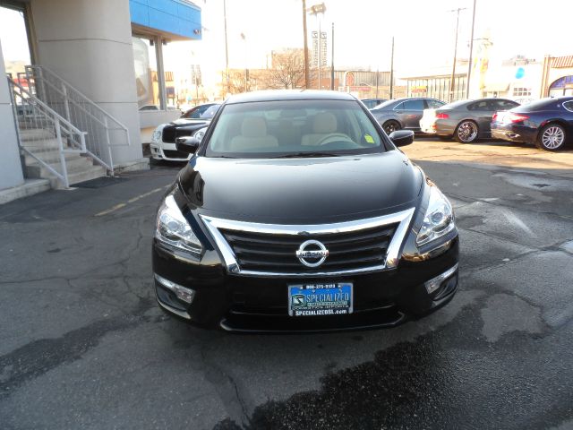 Nissan Altima 2013 photo 2