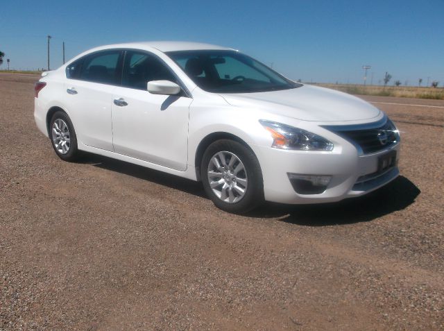 Nissan Altima 2013 photo 1