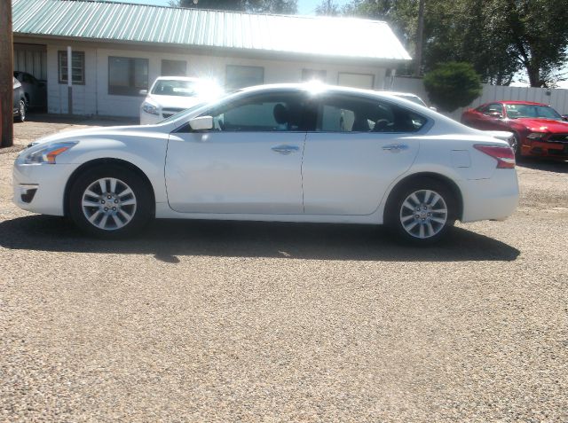 Nissan Altima 2013 photo 2