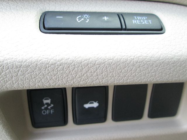 Nissan Altima Crew-short-slt-classic-6.6l Diesel-4wd-1 Owner Sedan