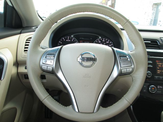 Nissan Altima 2013 photo 18