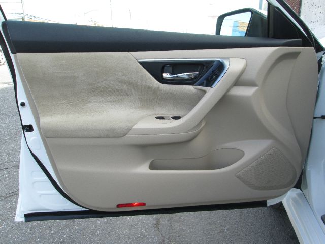 Nissan Altima 2013 photo 19