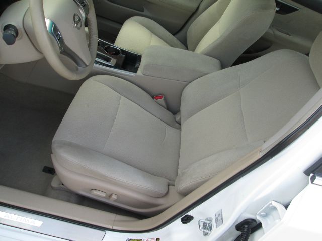 Nissan Altima 2013 photo 27
