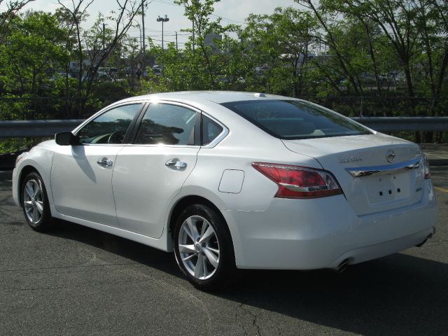 Nissan Altima 2013 photo 3