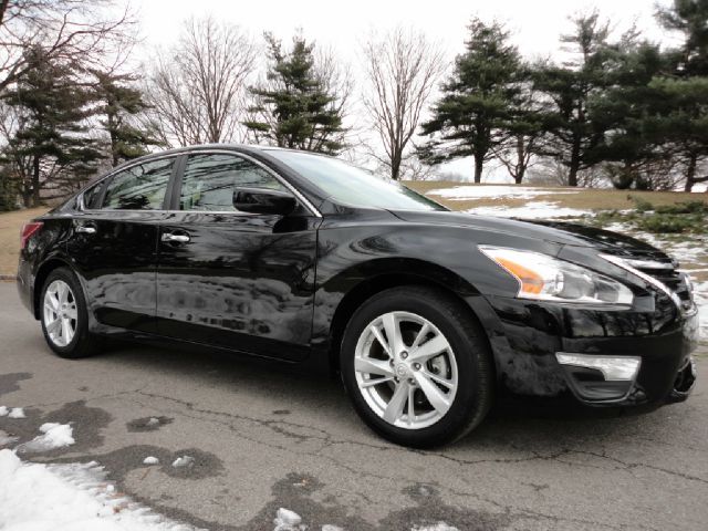 Nissan Altima 2013 photo 2