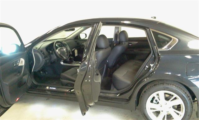 Nissan Altima 2013 photo 15