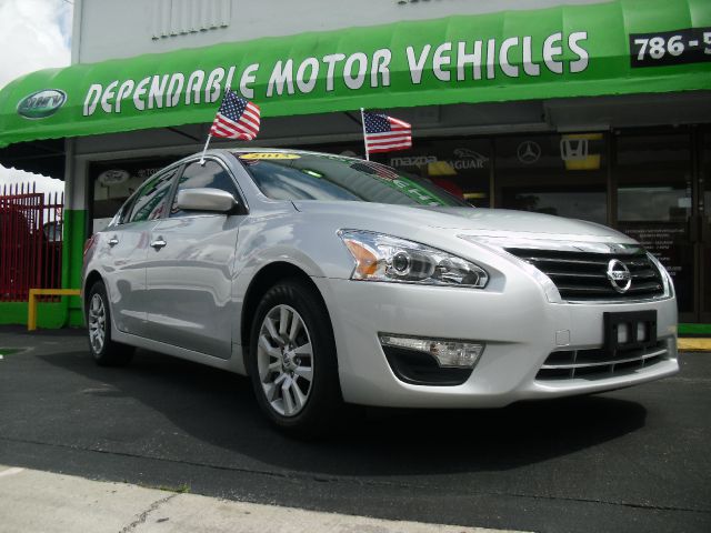 Nissan Altima 2013 photo 1