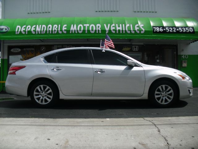 Nissan Altima 2013 photo 4