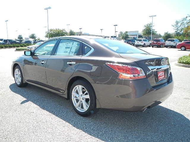 Nissan Altima 2014 photo 2
